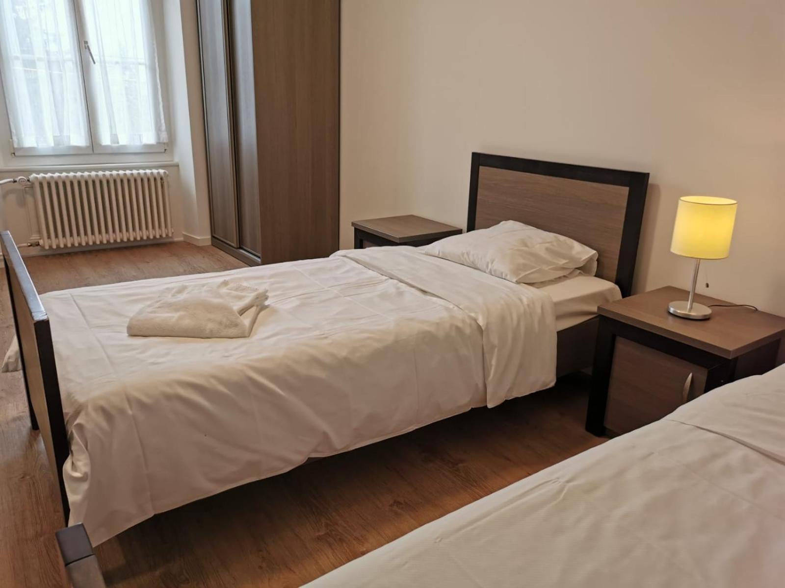 Buffet De La Gare Hotel Montreux Room photo